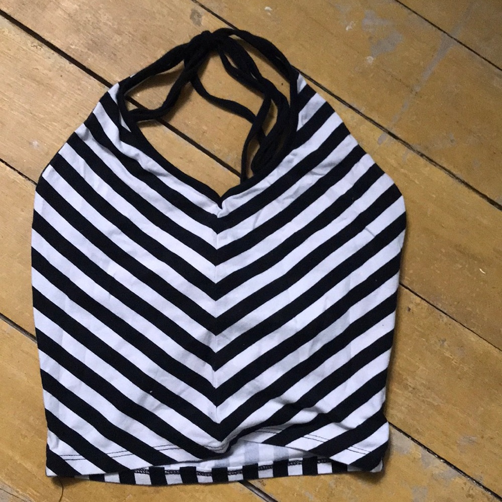 black and white crop top